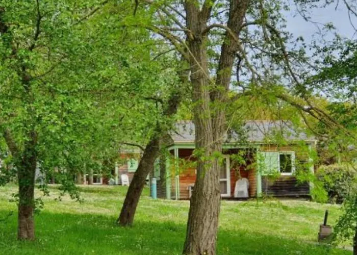Confortable Avec Terrasse, Ideal Pour 6 Personnes - Api-1-52-1520 Кемпинг Baudreix